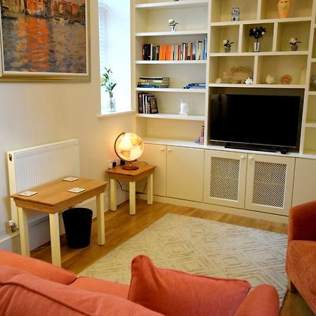 Marlyn In Chichester Apartment Exterior photo